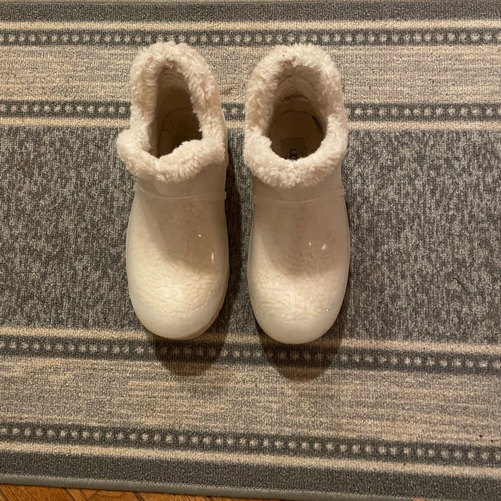 UGGS RAINCLOUD BOOTS